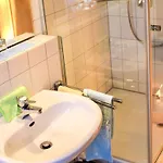 Kuprella 1 - Mit Garten Und Privatem Seezugang In *
