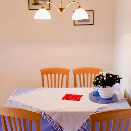 Kuprella 1 - Mit Garten Und Privatem Seezugang In
