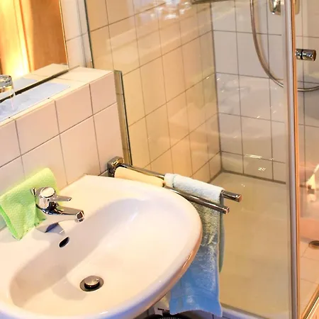 Kuprella 1 - Mit Garten Und Privatem Seezugang In *
